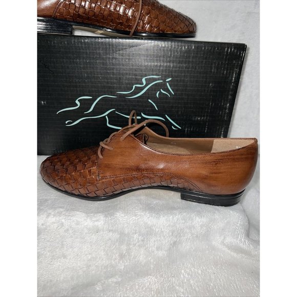 Trotters Brown Woven Leather Oxfords - Picture 2 of 10